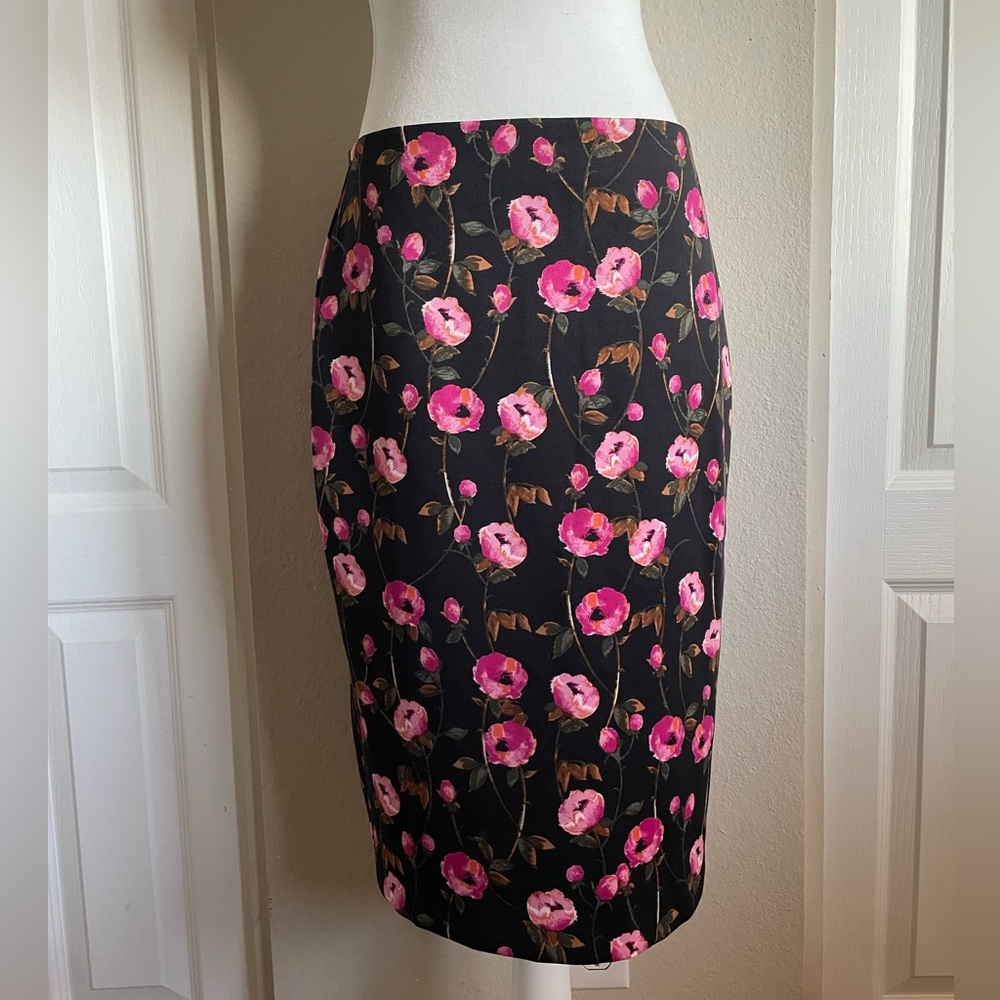 WHBM Floral Pencil Skirt Womens 8 Black Pink Roses Midi Long Lined Luxury Career